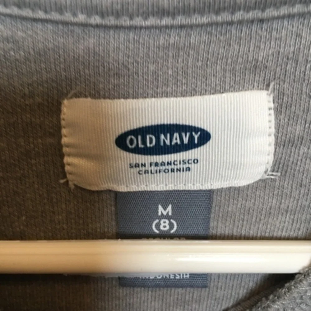 Boys size 8 medium Old Navy gray sweatshirt